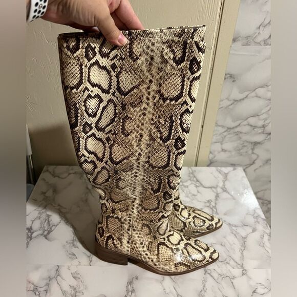 NEW Vince Camuto Beaanna Boots Tall Knee High Snake Embossed Leather Women Sz 7 - Picture 7 of 7